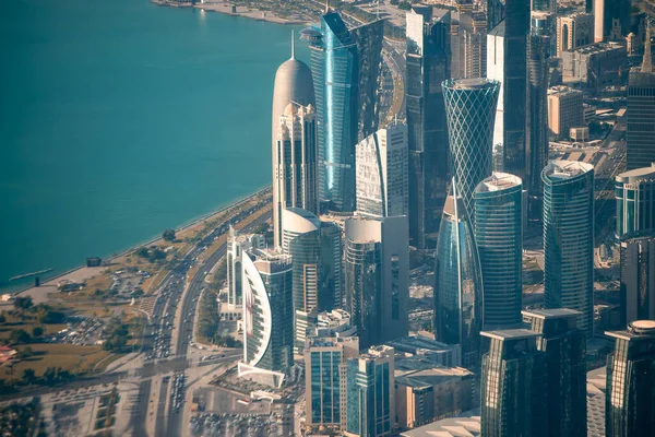 Luchtfoto Van Doha Skyline Vanuit Het Vliegtuig Corniche Moderne Gebouwen — Stockfoto