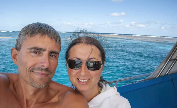 Selfie Heureux Couple Caucasien Vacances Long Grande Barrière Corail Australie — Photo