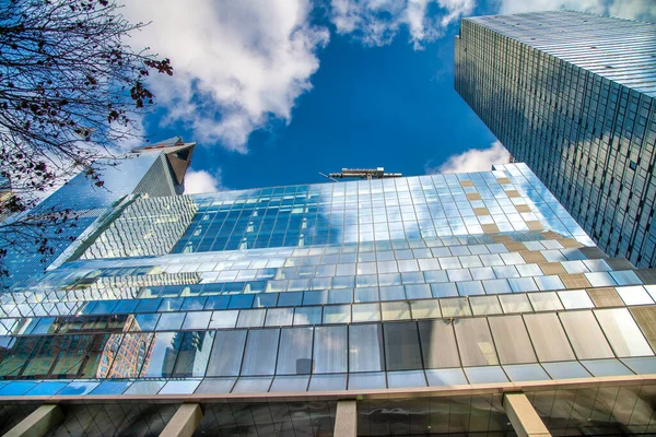 Moderní Mrakodrapy New Yorku Pod Modrou Zimní Oblohou Usa — Stock fotografie