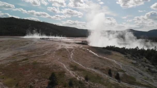 Midway Geyser Basin Een Onderdeel Van Yellowstone Mooie Luchtfoto Van — Stockvideo