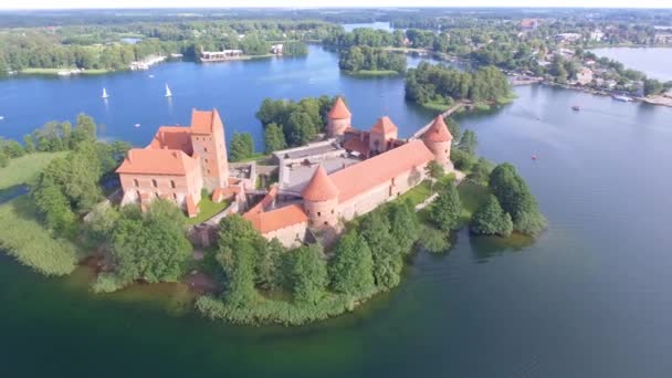 Burg Trakai Litauen Luftaufnahme Bei Sonnenuntergang Einem Schönen Sommertag — Stockvideo