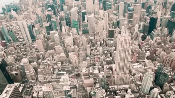 2018年12月3日 从直升机慢动作俯瞰帝国大厦 这是一个重要的城市形象 — 图库视频影像