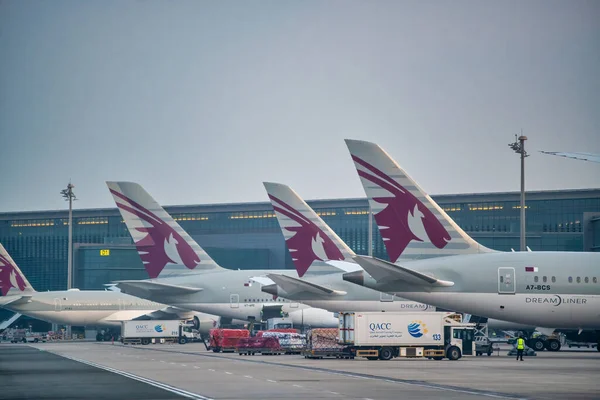 Doha Qatar Вересня 2018 Airplanes Runway Hamad International Airport — стокове фото