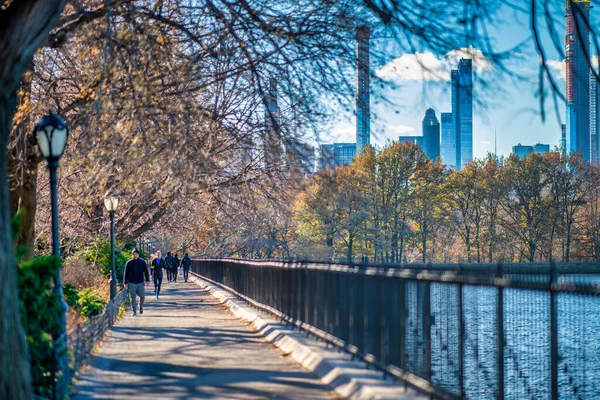 New York City December 2018 Runners Central Park Promenade Lake — Stock Photo, Image