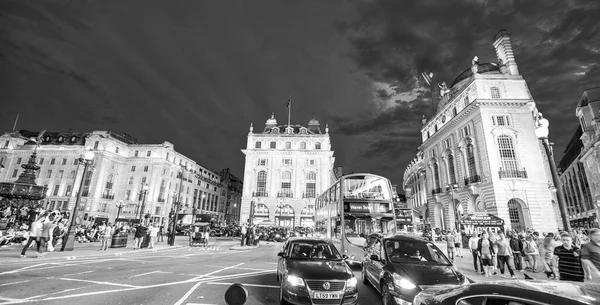 London July 3Rd 2015 City Traffic Night Piccadilly Circus — Stock Photo, Image