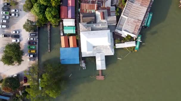 タイのアンパワ 2019年12月15日 バンコク近郊の有名な水上マーケットの空中ビュー — ストック動画