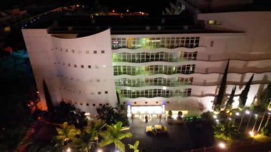 Funchal 'ın gece gökyüzü manzarası Madeira - Portekiz.