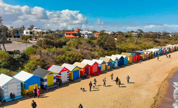 澳大利亚伯顿海滩 2018年9月 澳大利亚维多利亚州布莱顿海滩彩色小屋的空中景观 — 图库照片