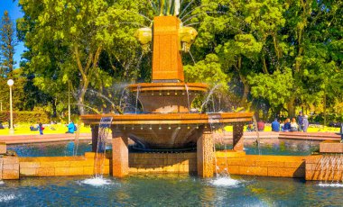 Sydney, Avustralya - 19 Ağustos 2018: Güneşli bir günde Hyde Park 'ın 360 derecelik panoramik manzarası.