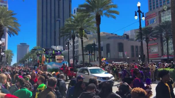 New Orleans February 2016 Mardi Gras Floats Parade Streets New — 비디오
