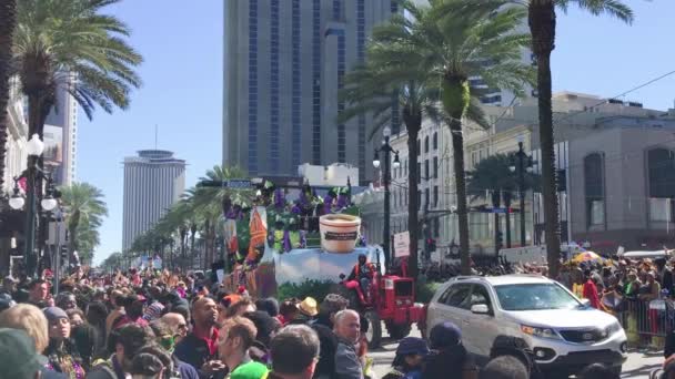New Orleans February 2016 Mardi Gras Floats Parade Streets New — Stockvideo