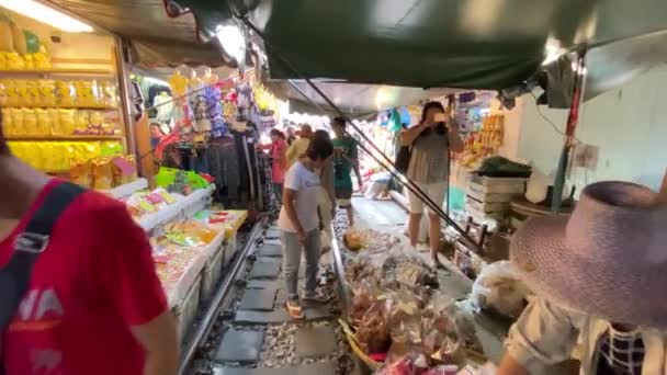 Amphawa Thailand December 2019 Tourists City Market Hot Sunny Day — Stockvideo