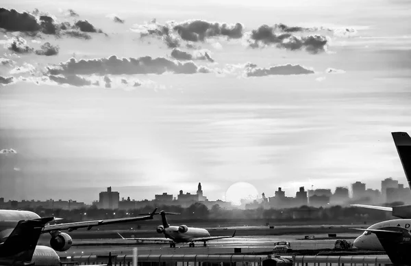 New York City April 2009 Airplanes Sunset Runway Jfk International — Stock Photo, Image