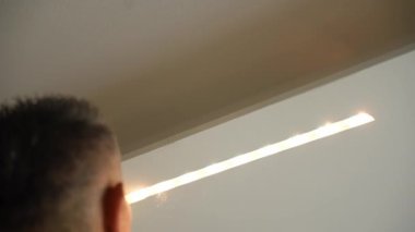 led şerit kurulumu, dekoratif ışık closeup kurulumu.