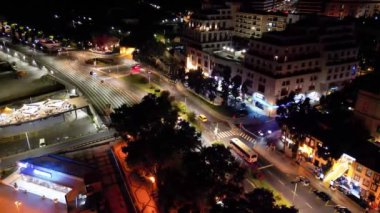 Funchal 'ın gece gökyüzü manzarası Madeira - Portekiz.