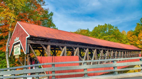 Bartlett October 2015 Wooden Bridge Sunny Autumn Day — 图库照片