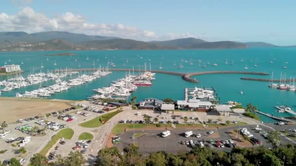 Airlie Beach Queensland Aerial View Coastline Abell Point Marina — Stockvideo