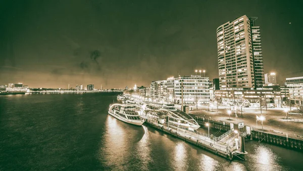 Rotterdam Nizozemsko Dubna 2015 Budovy Centru Města Krásné Jarní Noci — Stock fotografie
