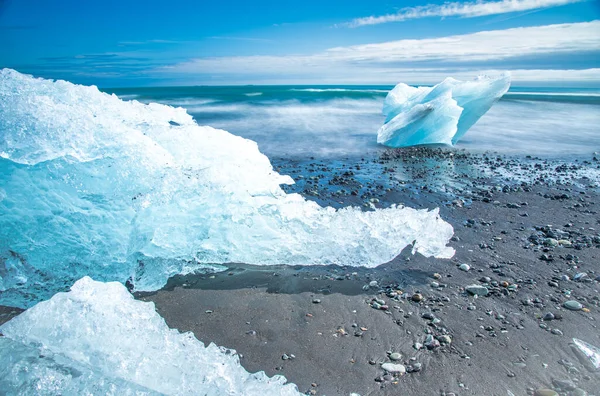 Айсберги Пляже Йокульсарлон Летний Сезон Исландия — стоковое фото