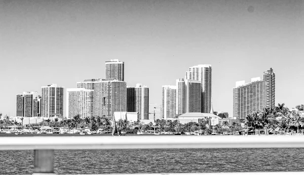 Miami Skyline Beautiful Sunny Day Florida — kuvapankkivalokuva