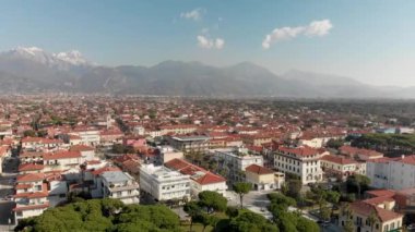 Aerial view of Forte Dei Marmi skyline, going down to the city.