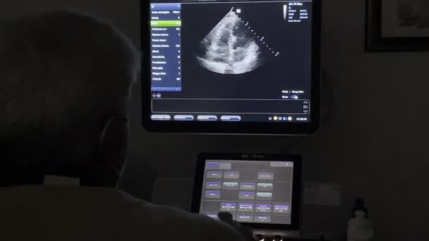 Heart Ultrasound Elderly Man Hospital — стоковое видео
