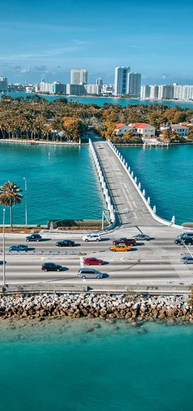 Miami Florida Underbara Kustnära Färger Med Skyskrapor Och Ocean — Stockfoto