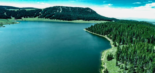 ワイオミング州のテンスリープ貯水池湖 夏の季節の空中ビュー — ストック写真