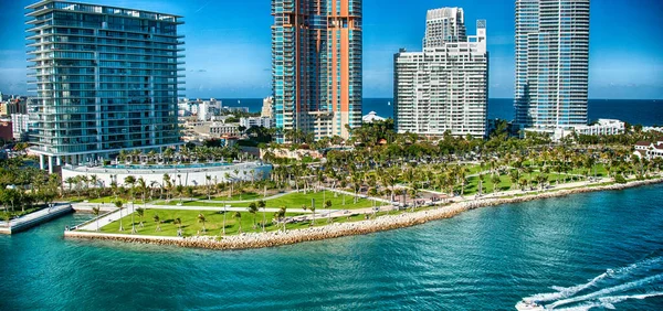 Bela Costa Edifícios Flórida Miami — Fotografia de Stock
