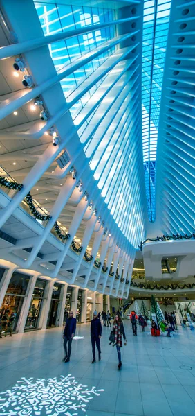 2015年10月24日 奥古卢斯世界贸易中心大楼和交通枢纽的内景 — 图库照片