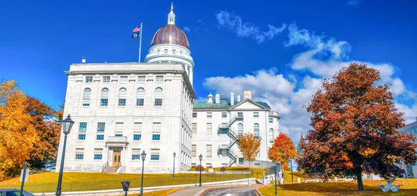 缅因州州府 Maine State House 是缅因州历史名城奥古斯塔的首府建筑 — 图库照片