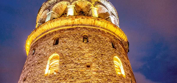 トルコのナイトライト付きイスタンブールのガラタタワー — ストック写真