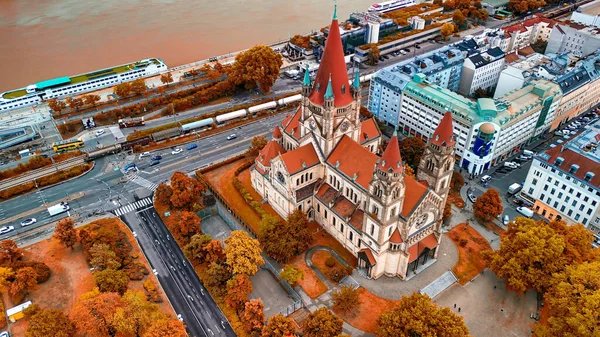 ウィーンのアッシジ教会の聖フランシスの空中ビュー — ストック写真