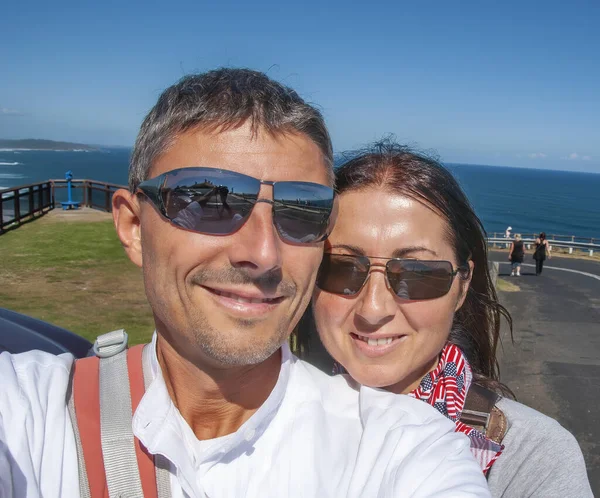 Selfie Happy Caucasian Couple Vacation Visiting Australian Coastline — Photo