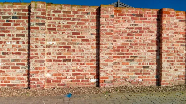 Red Brick Walls Beautiful Blue Sky — Stock Photo, Image