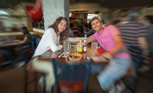 Portrait Happy Caucasian Couple Dinner Restaurant — Stock Photo, Image
