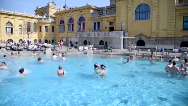 Budapest Ungern April 2019 Szechenyi Bada Panoramautsikt Med Turister Och — Stockvideo
