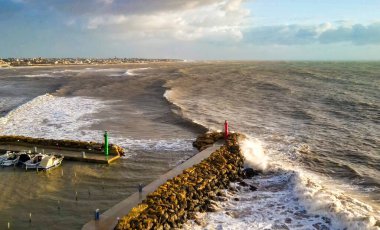 Günbatımında Mazara del Vallo 'nun hava manzarası, Sicilya