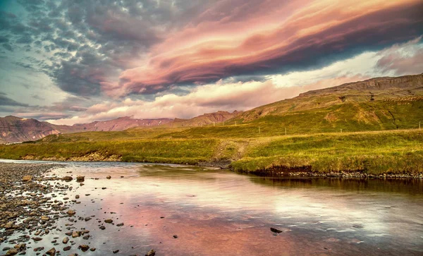 アイスランドの夏の日没のカークフェルフォスの風景 — ストック写真