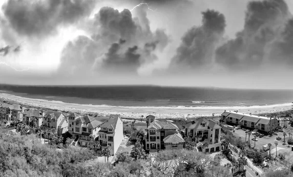 佛罗里达州艾蜜莉亚岛风暴来袭的海滩鸟瞰 — 图库照片