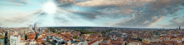 Madrid Spanje Verbazingwekkend Panoramisch Uitzicht Het Stadscentrum Bezienswaardigheden Bij Zonsondergang — Stockfoto