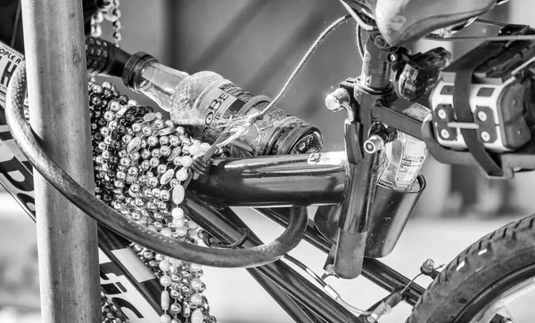 Новый Орлеан Лос Анджелес Февраля 2016 Ожерелье Фасоли Прикрепленное Велосипеду — стоковое фото