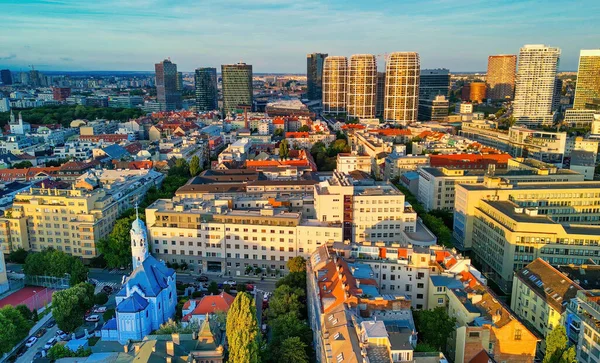 Vista Aérea Del Horizonte Ciudad Bratislava Una Tarde Verano Eslovaquia — Foto de Stock
