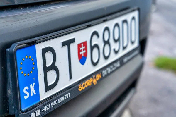 Bratysława Słowacja Sierpnia 2022 Tablica Rejestracyjna Nowoczesnego Samochodu — Zdjęcie stockowe