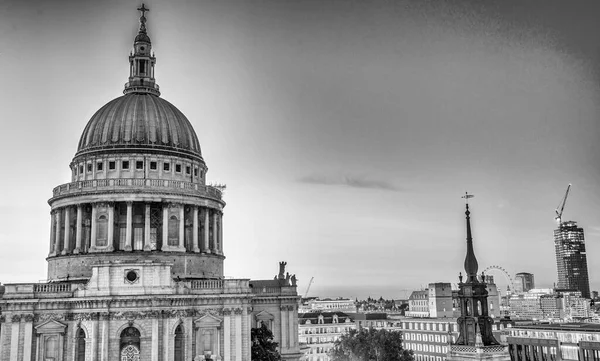 ロンドン Paul 大聖堂 — ストック写真