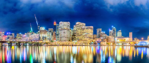 Darling Limanı Nın Panoramik Gece Silüeti Sydney — Stok fotoğraf