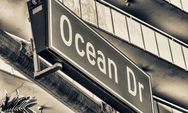 Ocean Drive Skilt Miami Beach Florida – stockfoto