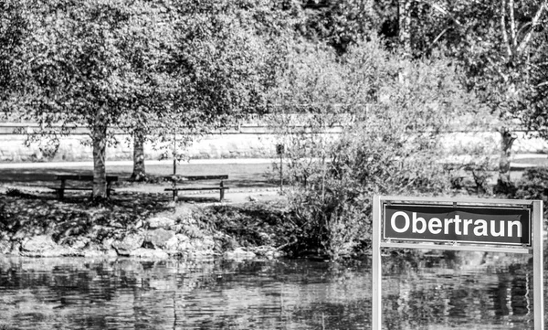 ハルシュタット湖 夏の季節 オーストリアのオーバートラムの標識 — ストック写真