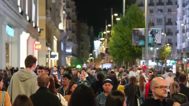 Мадрид Іспанія Жовтня 2022 Року Натовп Людей Торговій Вулиці — стокове відео