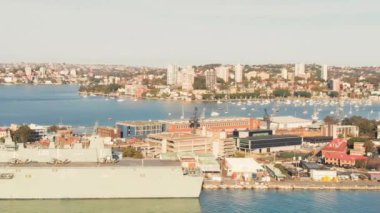 Sabahları Sydney ufuk çizgisi ve kıyı şeridi panoramik hava manzarası, NSW, Austraila.